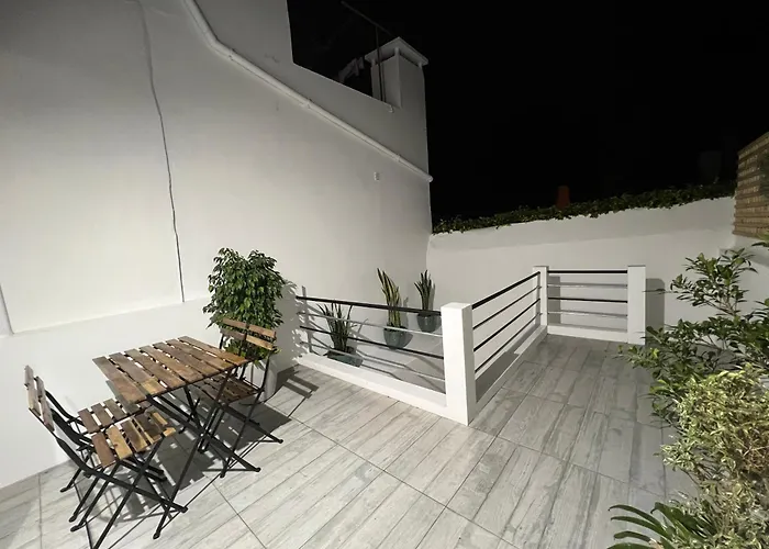 Urban 41 * Πόντα Ντελγκάντα